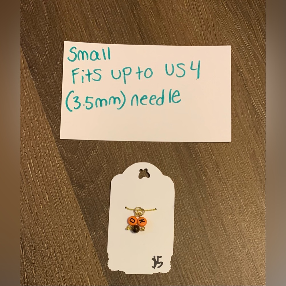 Small knit decrease stitch markers.For knitting.Fits up to US 4 (3.5mm) needles.